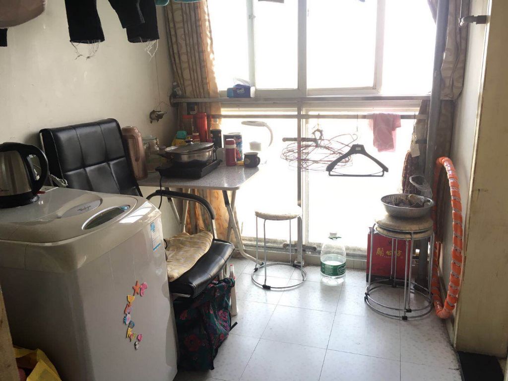 景江华庭房间