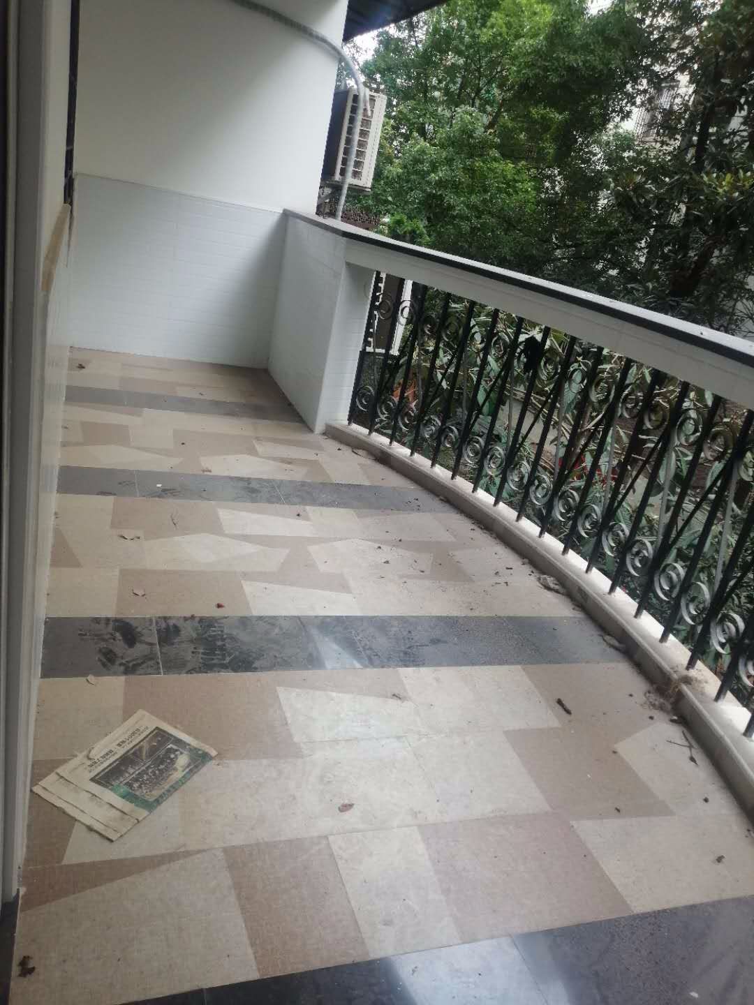 香江花園一二期房間