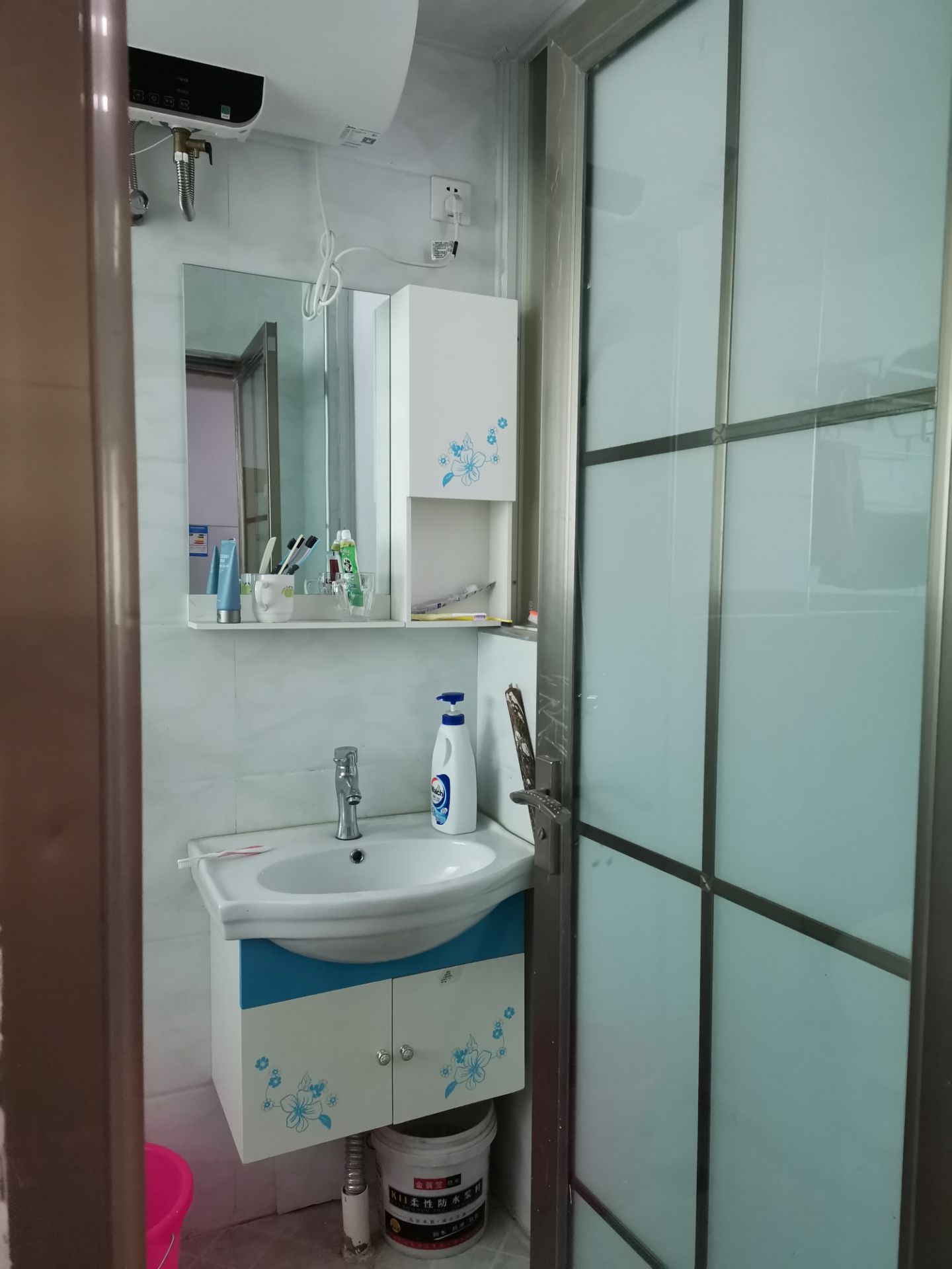 邮三社区房间