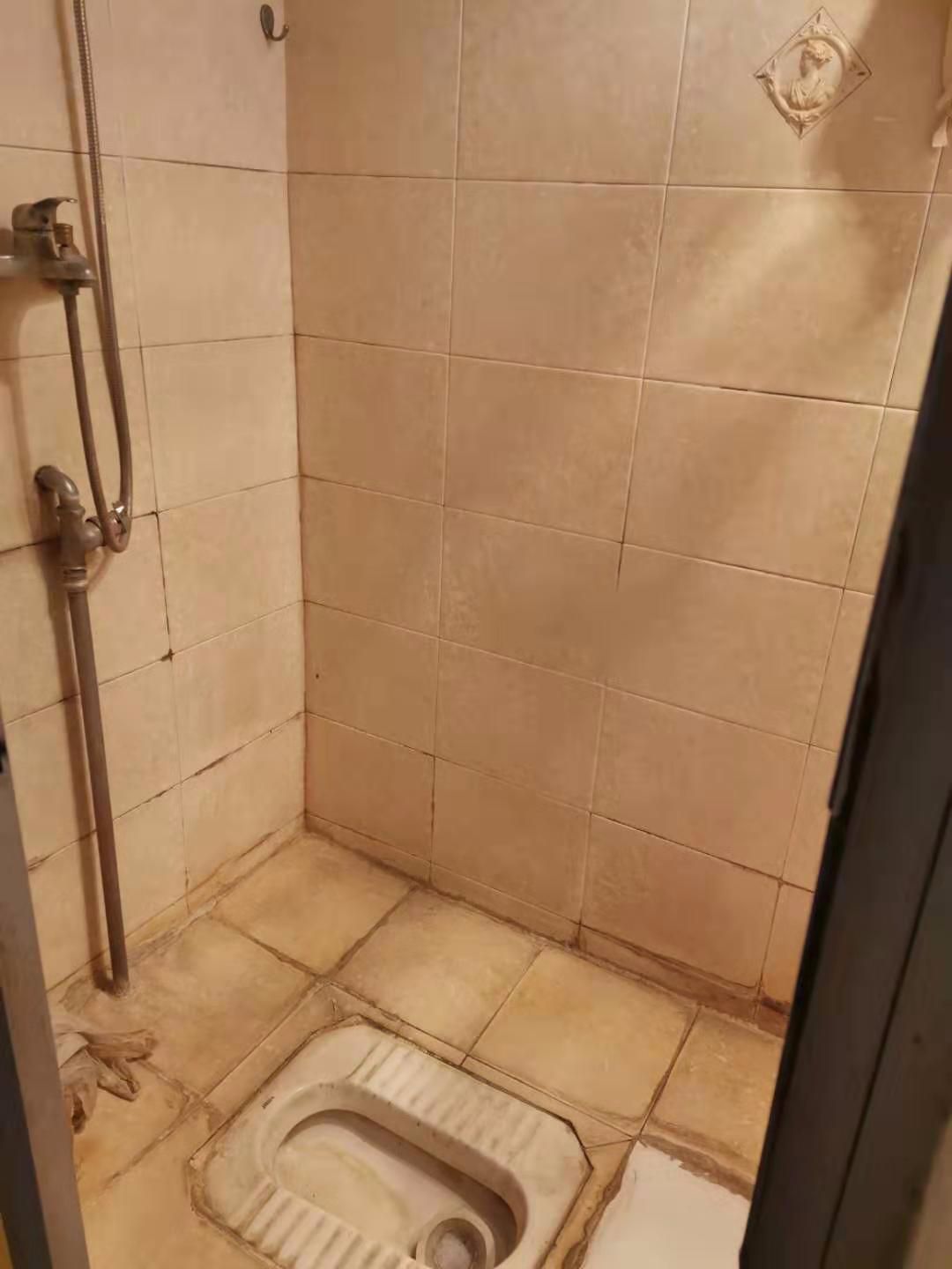 仁義社區(qū)衛(wèi)生間