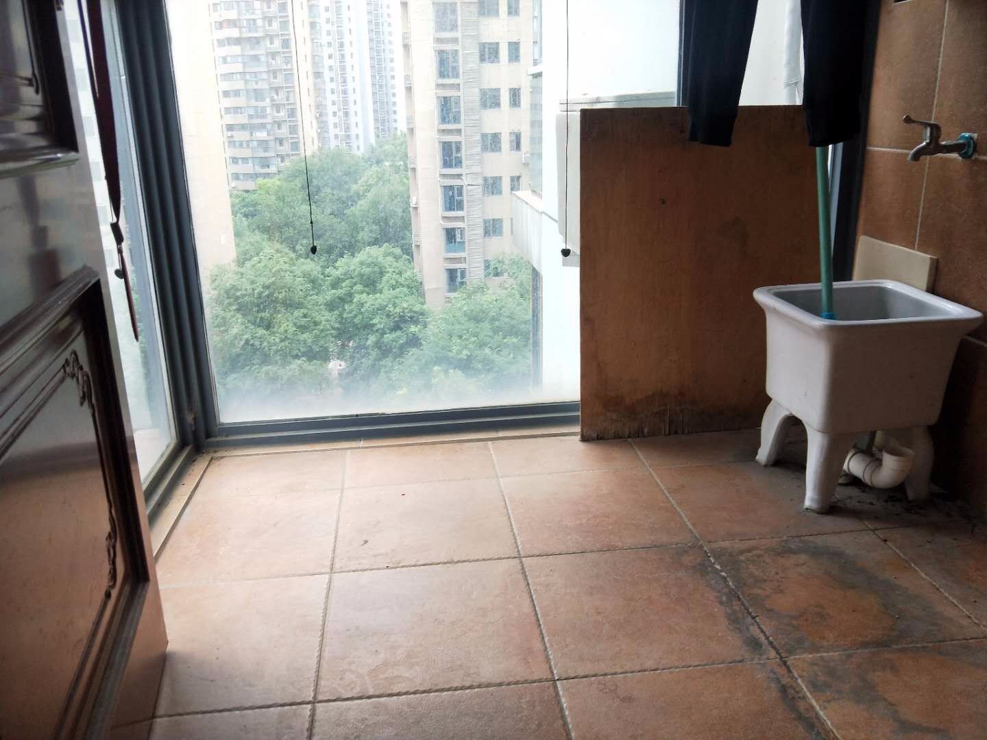華南國際廣場房間