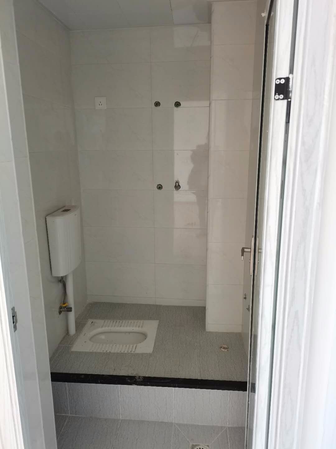 �����Է����