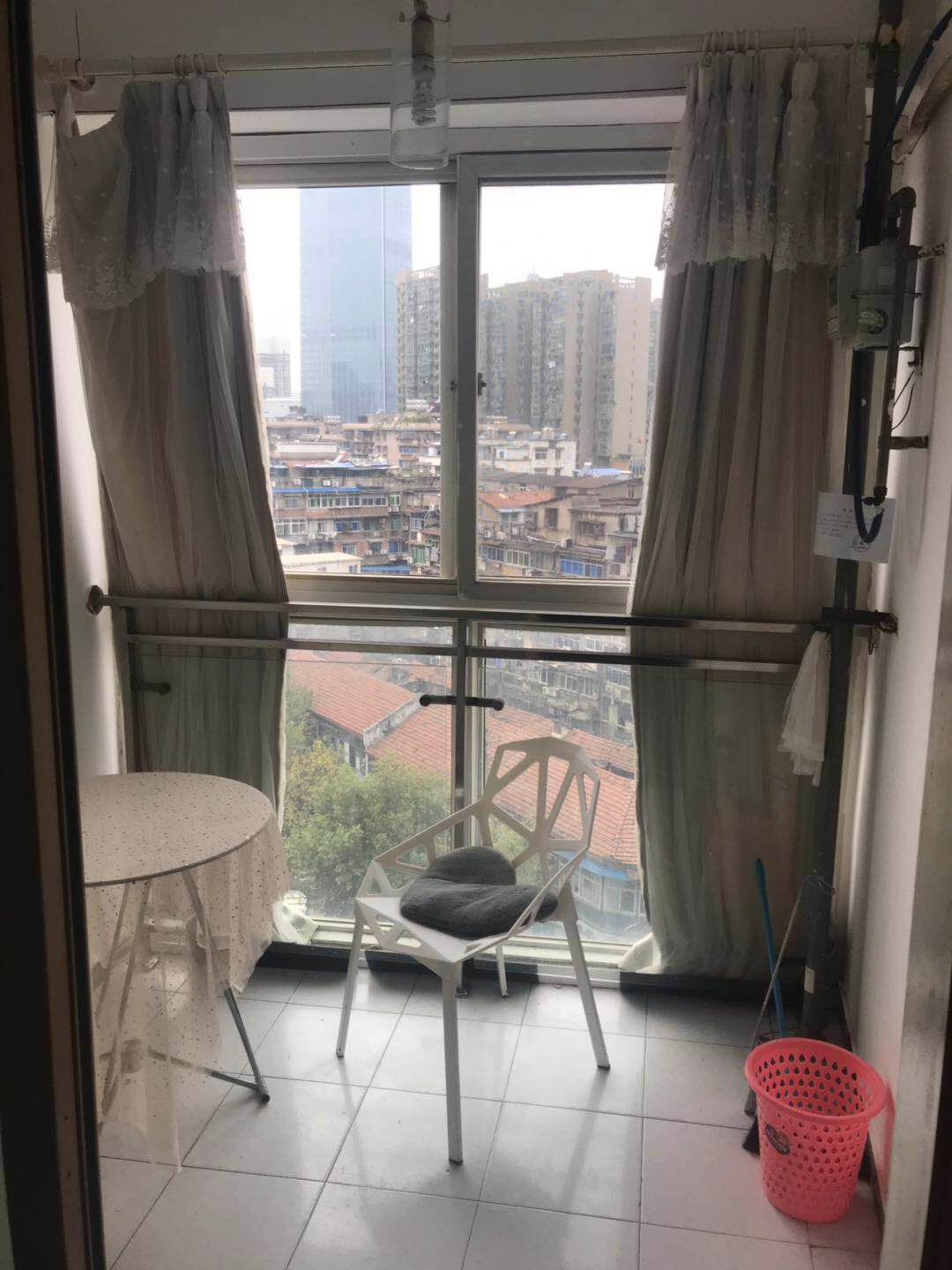景江华庭房间