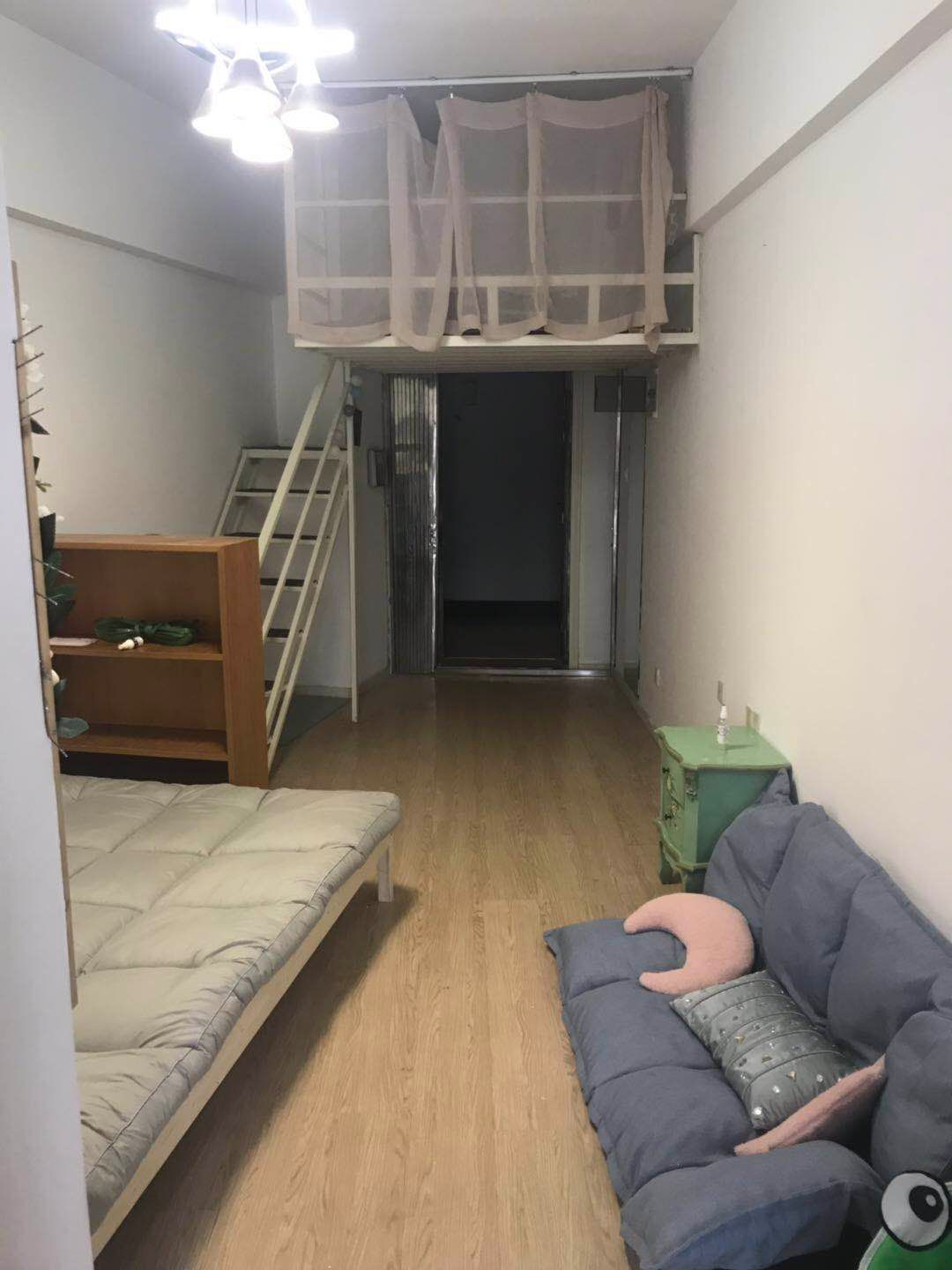 景江华庭房间