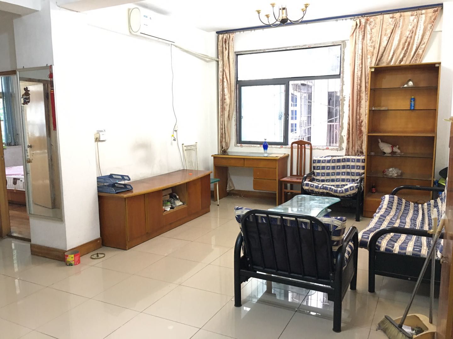 胜利街封面