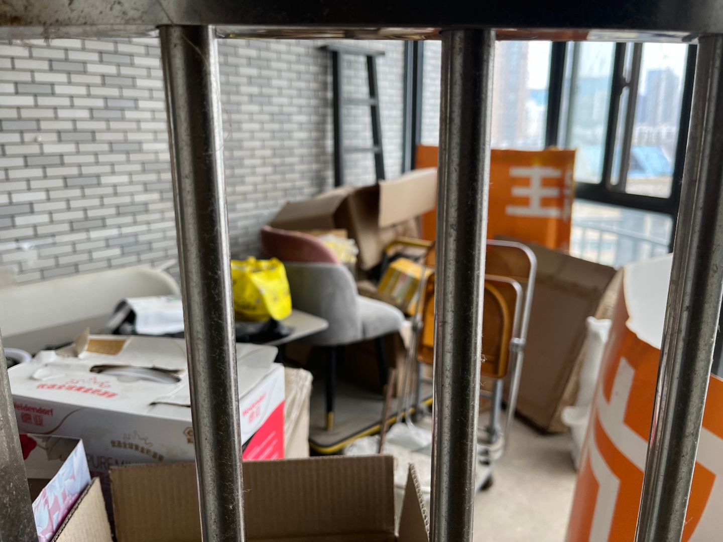 �����Է����